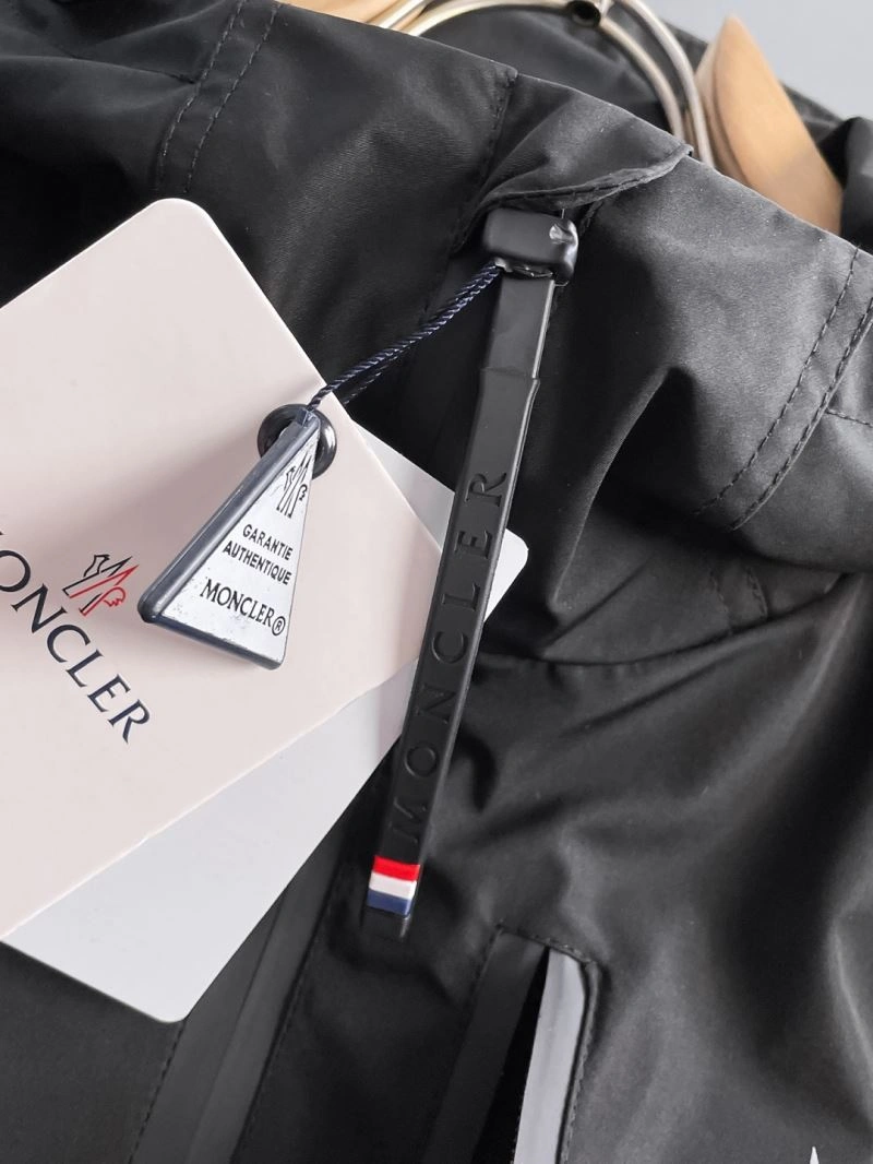 SoftTouch Moncler Outwear 142462