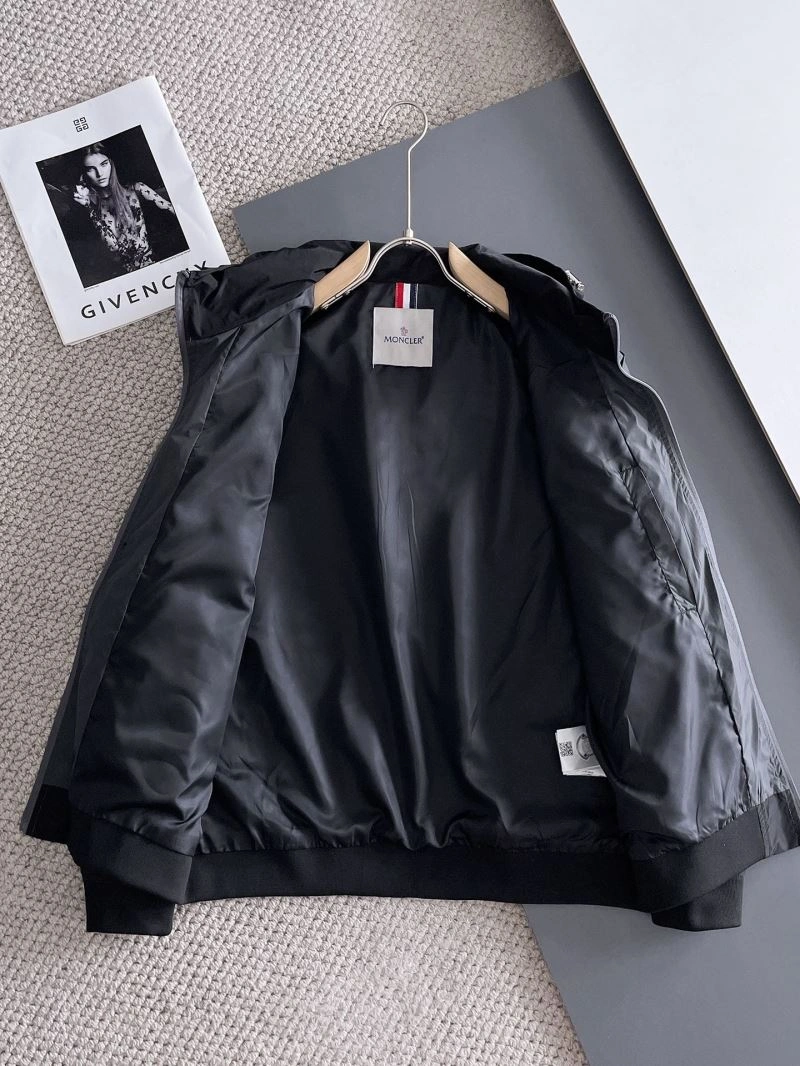 Moncler Outwear EasyMatch 142448