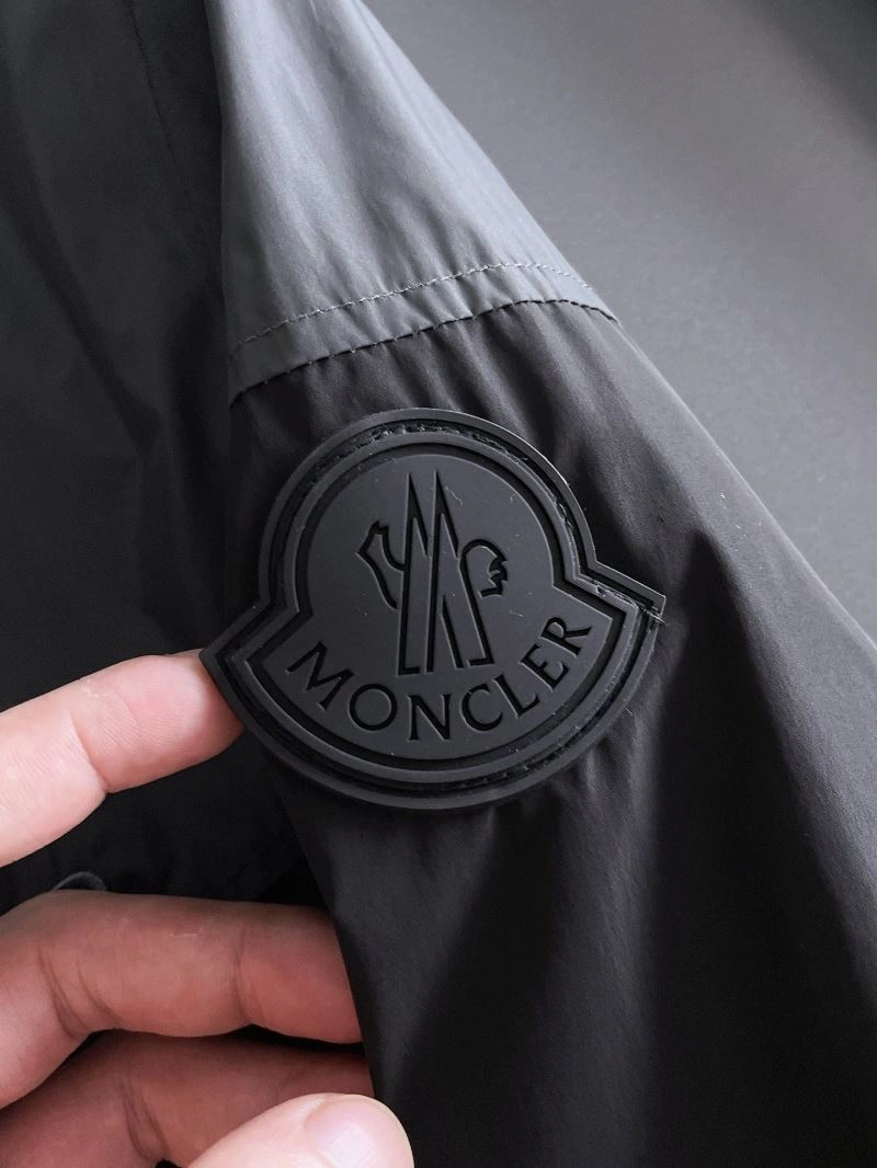 Moncler Outwear EasyMatch 142448