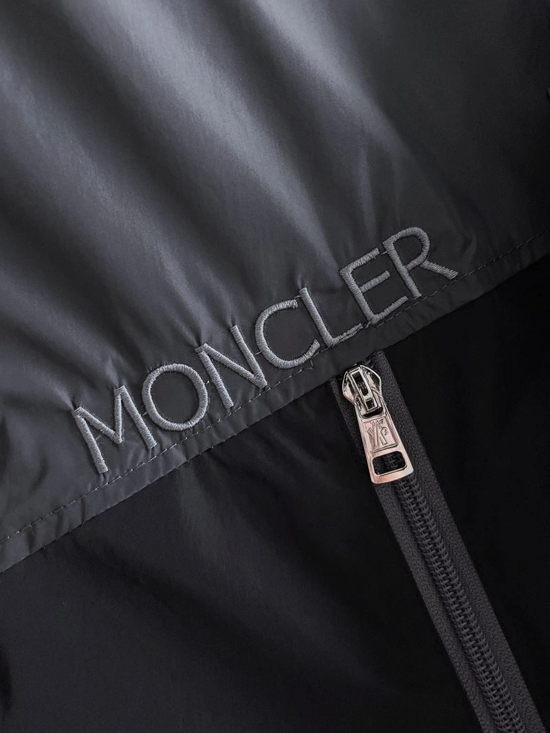 Moncler Outwear EasyMatch 142448