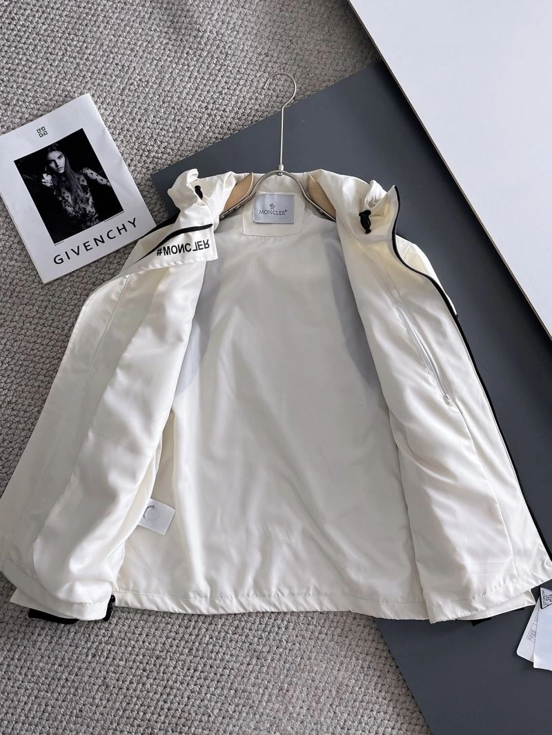 Unisex Moncler Outwear 142451