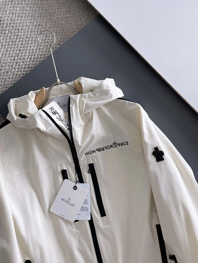 Unisex Moncler Outwear 142451