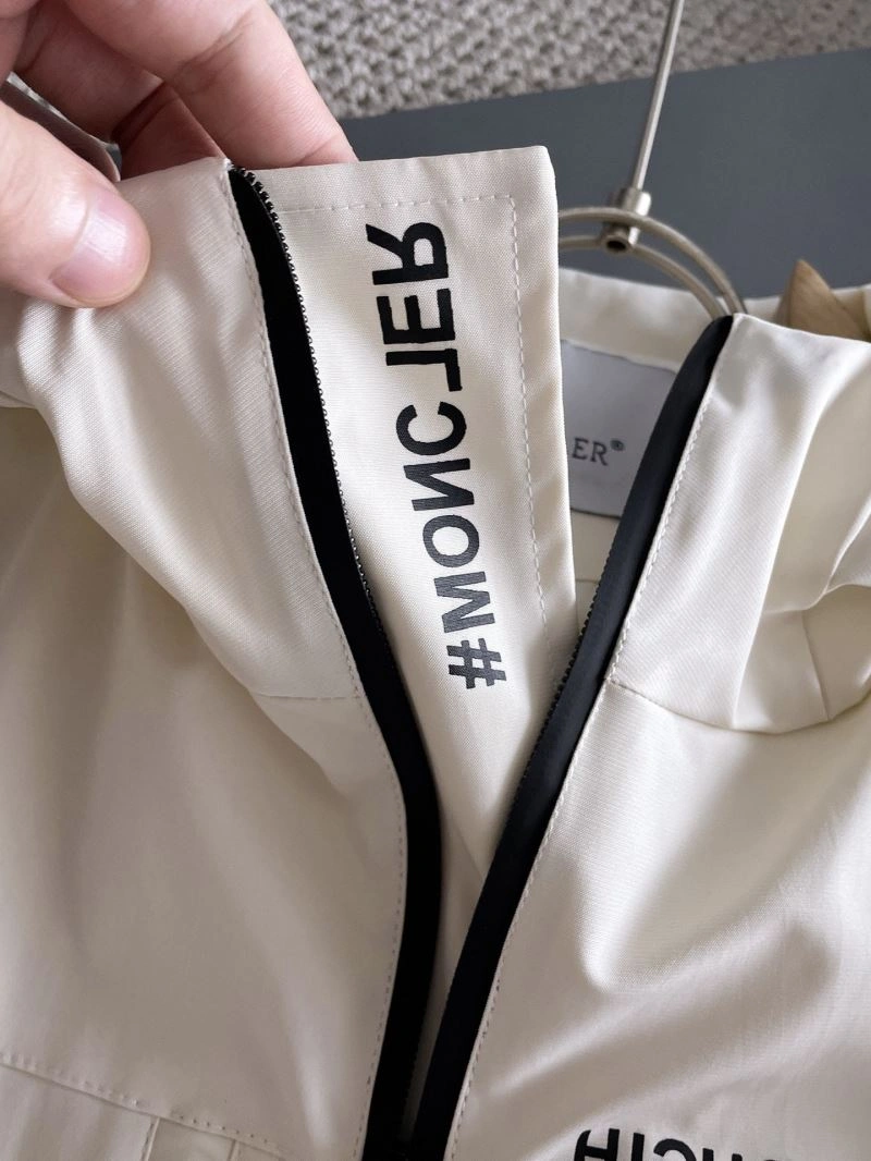 Unisex Moncler Outwear 142451