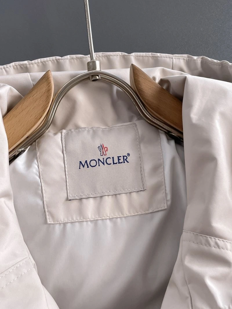 Moncler Outwear Upgraded 142460
