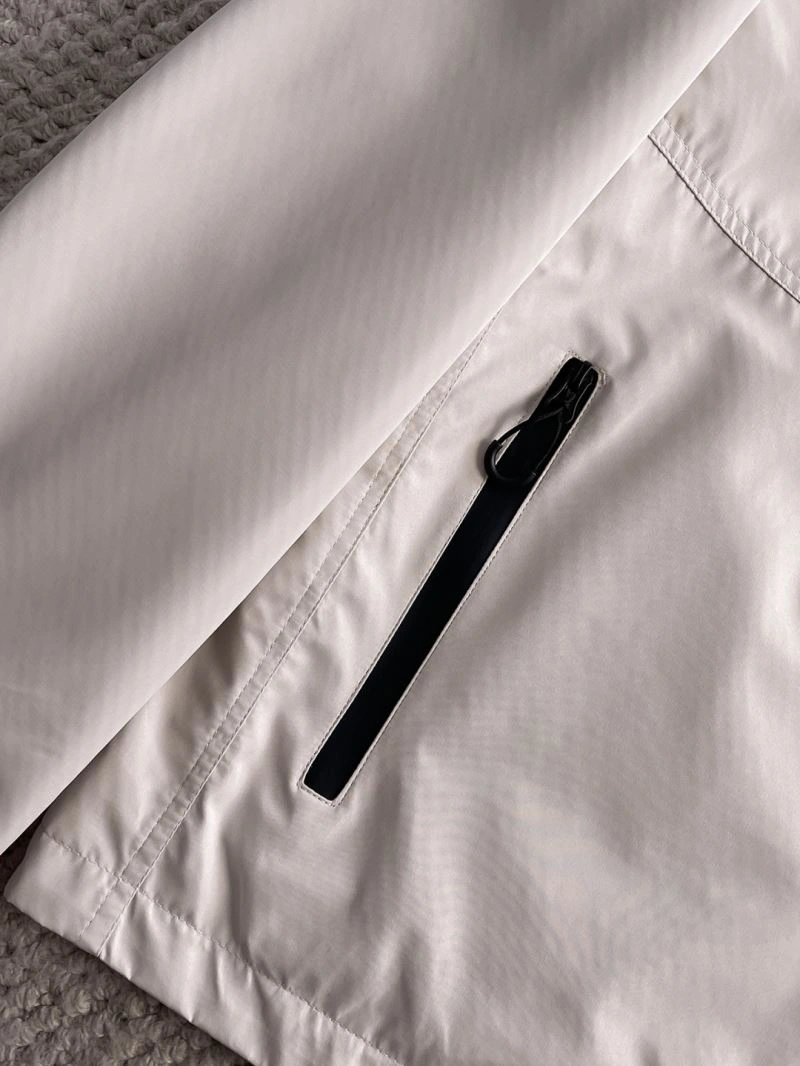 Moncler Outwear Upgraded 142460