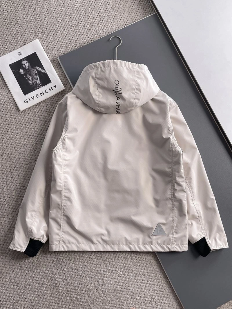 Moncler Outwear Upgraded 142460