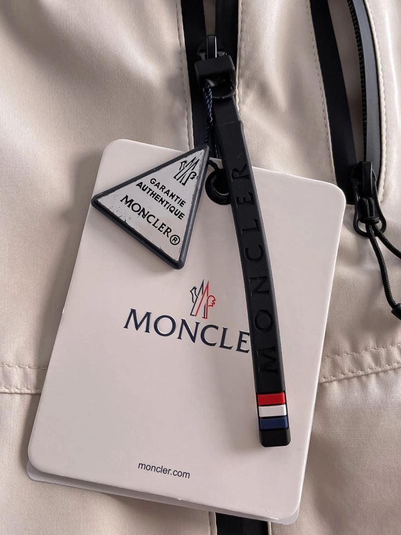 Moncler Outwear Upgraded 142460