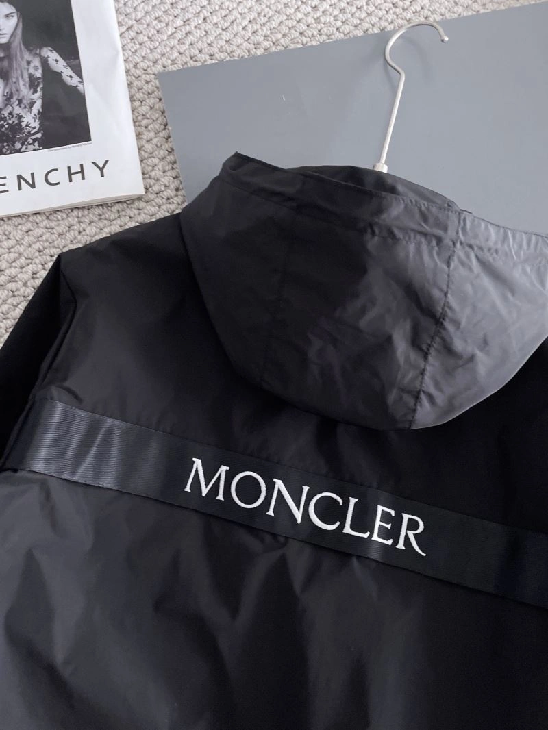 Moncler Outwear SmoothTexture 142449