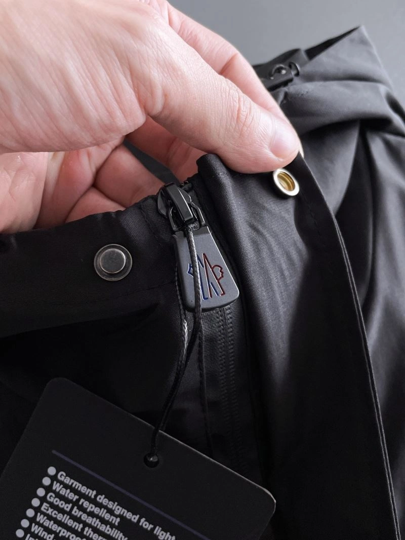 MoistureWicking Moncler Outwear 142457