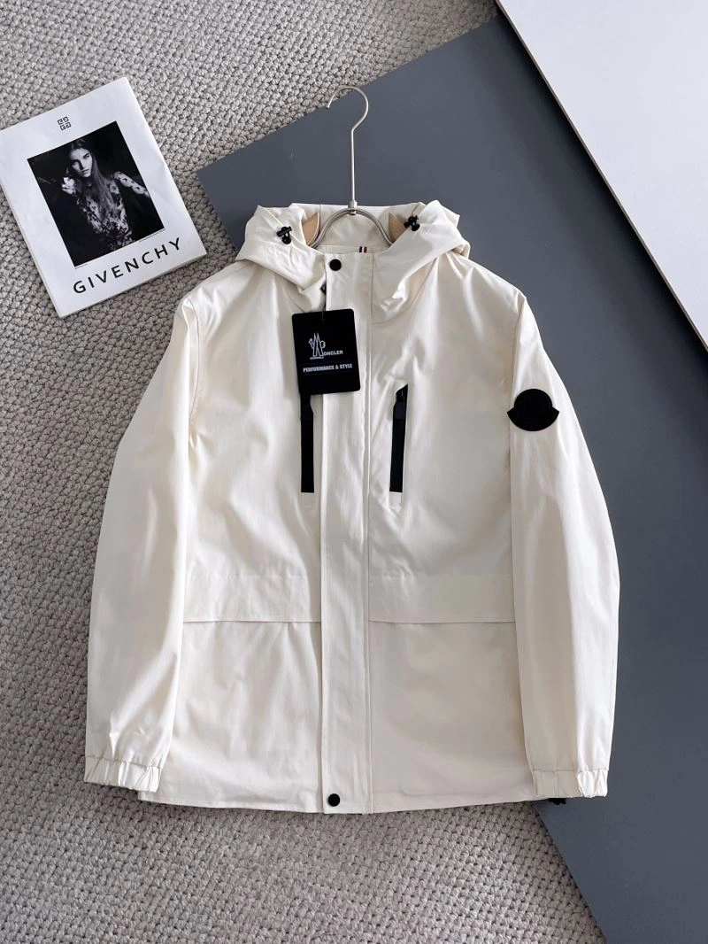 Flexible Moncler Outwear 142454