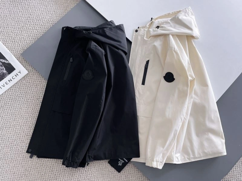 Flexible Moncler Outwear 142454