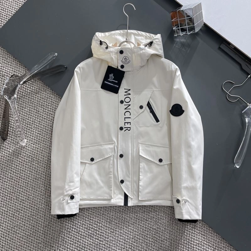 Soft Moncler Outwear 142443