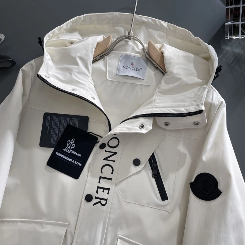 Soft Moncler Outwear 142443