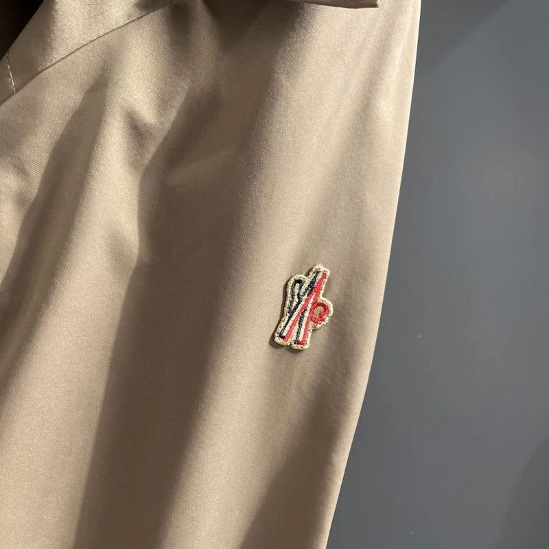 Bright Moncler Outwear 142437