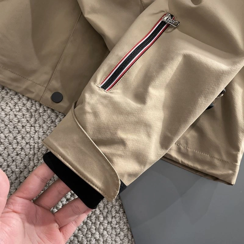Bright Moncler Outwear 142437