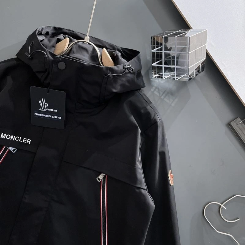 Moncler Outwear Chic 142439