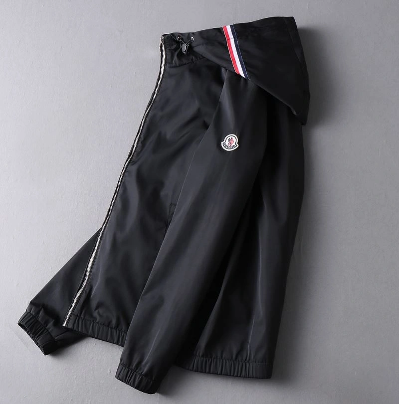 Versatile Moncler Outwear 142435