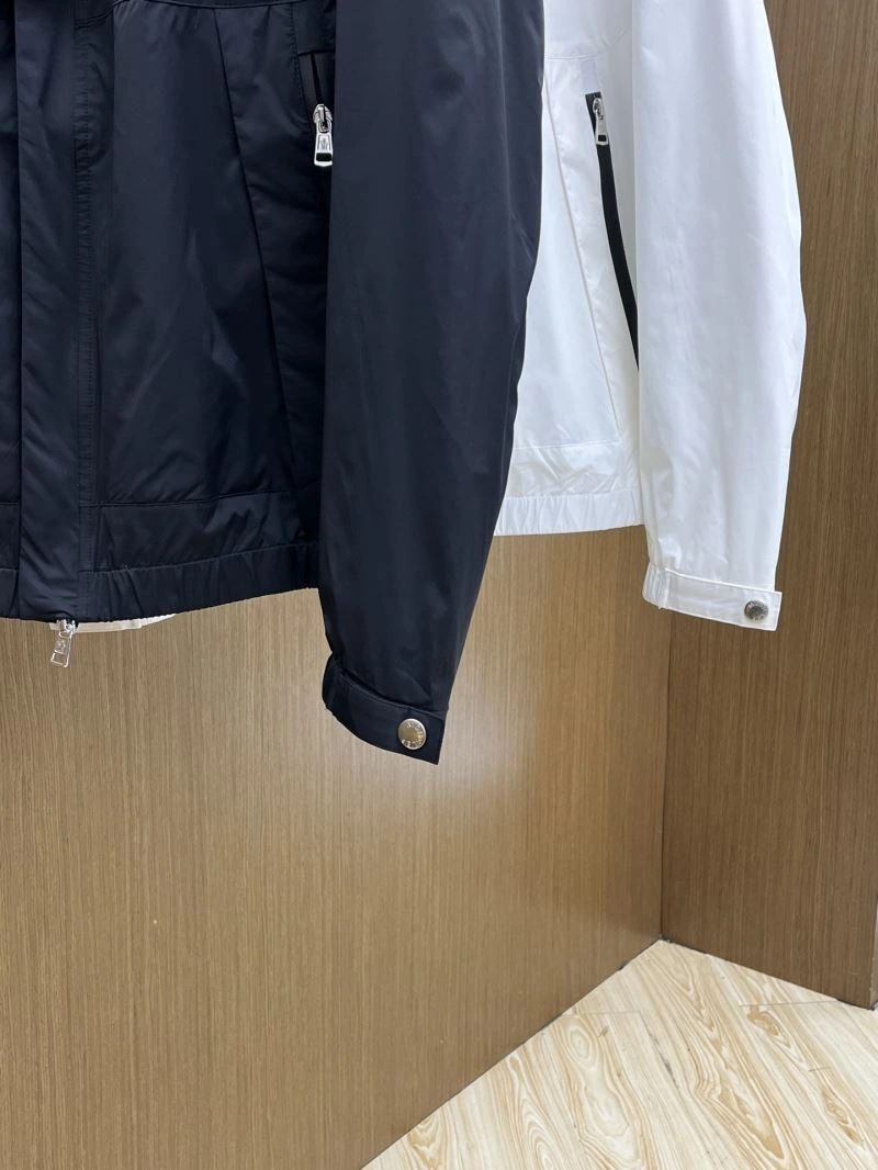 Moncler Outwear Affordable 142433