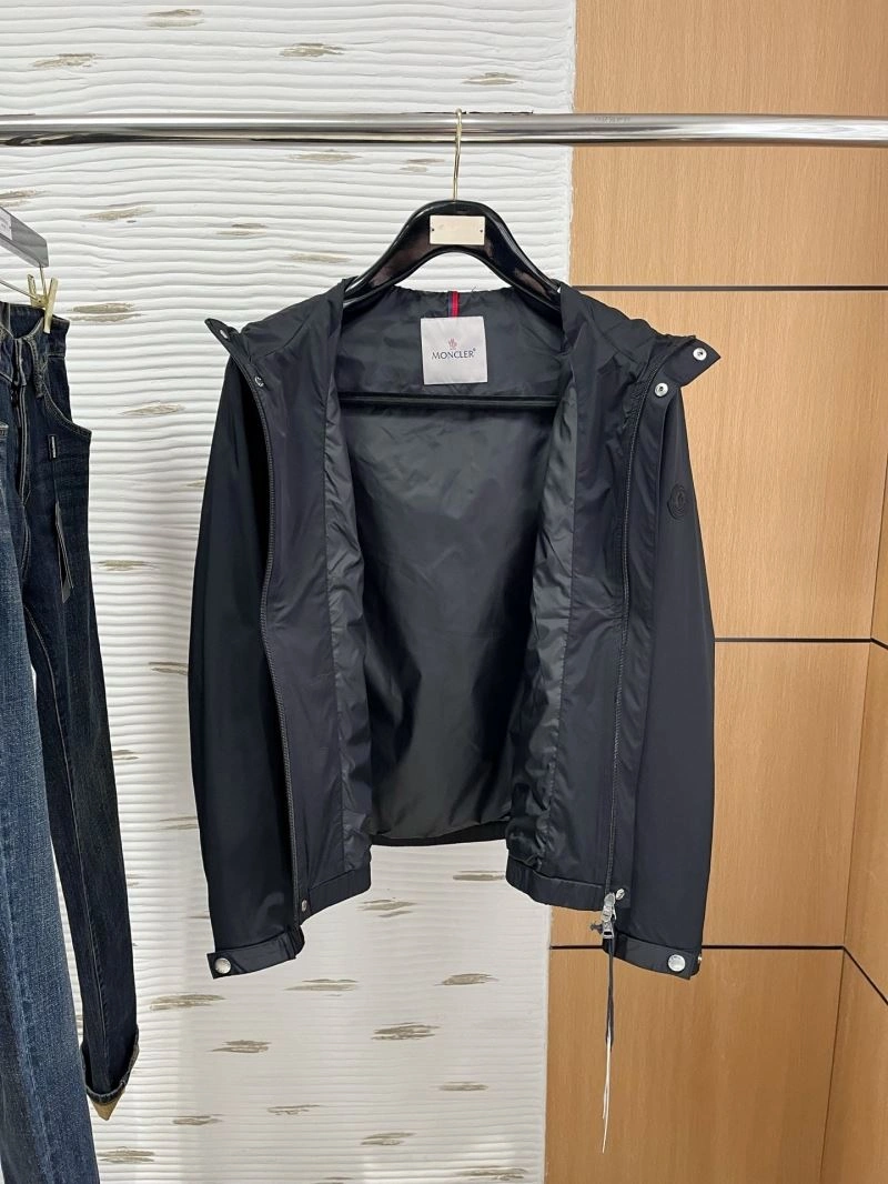 Moncler Outwear DailyWear 142431