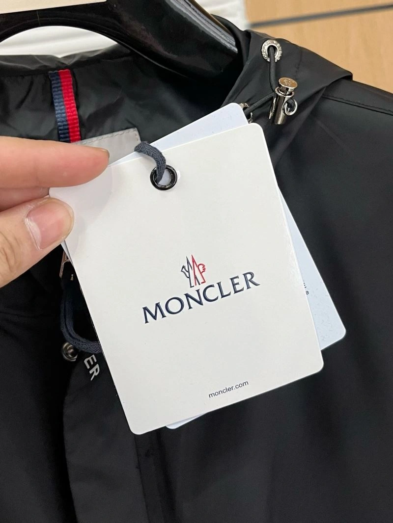 Moncler Outwear DailyWear 142431