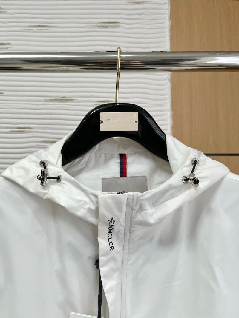 Unique Moncler Outwear 142426