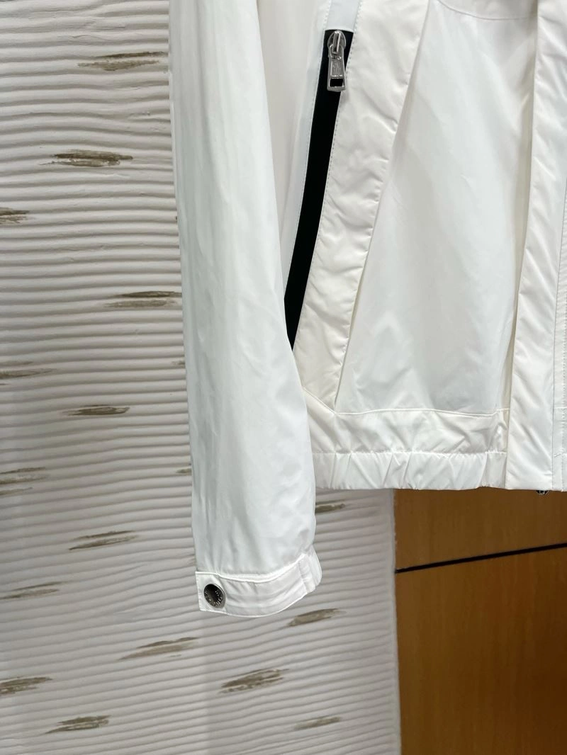 Unique Moncler Outwear 142426