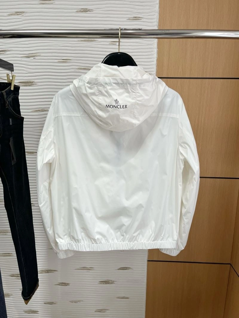 Unique Moncler Outwear 142426