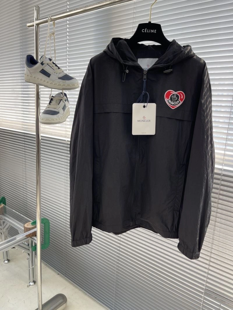 Durable Moncler Outwear 142425