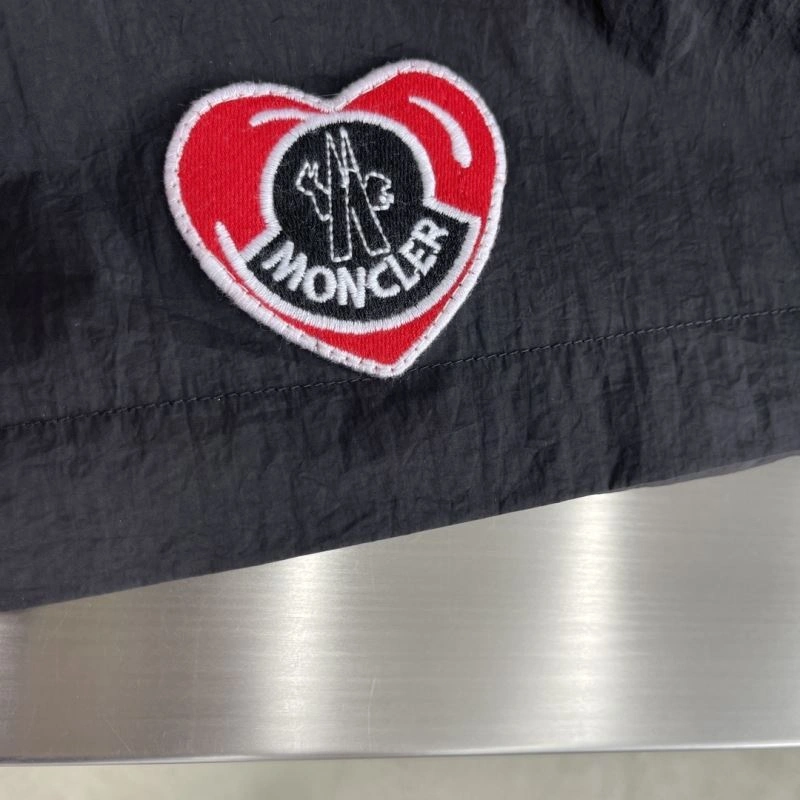 Durable Moncler Outwear 142425