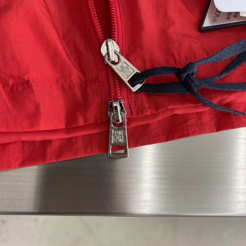 Durable Moncler Outwear 142423