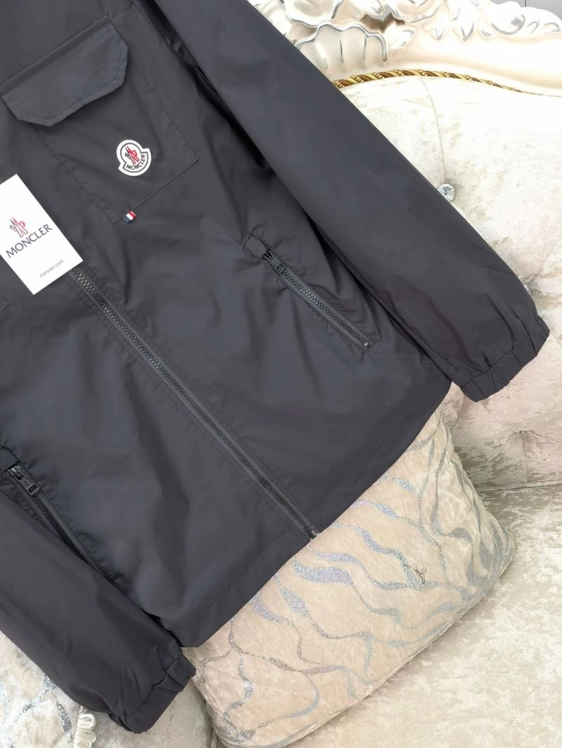 Bright Moncler Outwear 142427