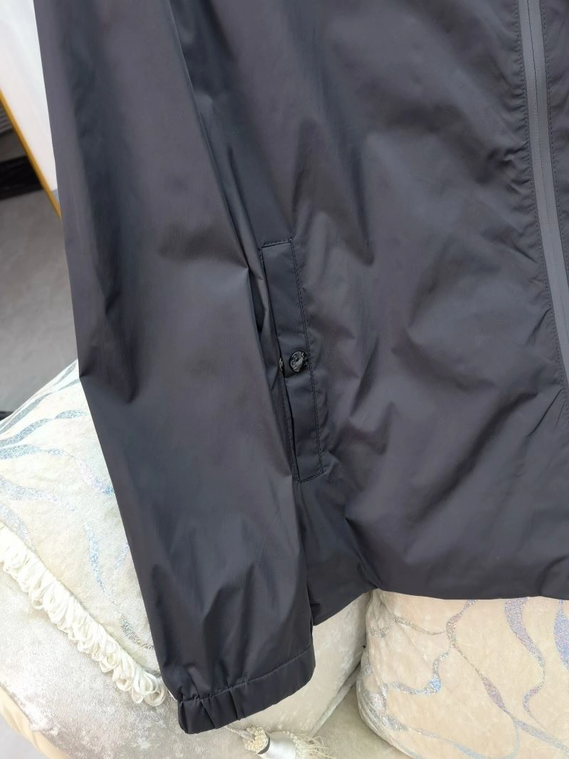 Moncler Outwear WrinkleFree 142418