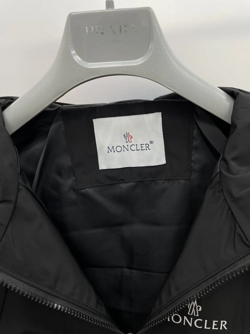 Moncler Outwear HighQuality 142406