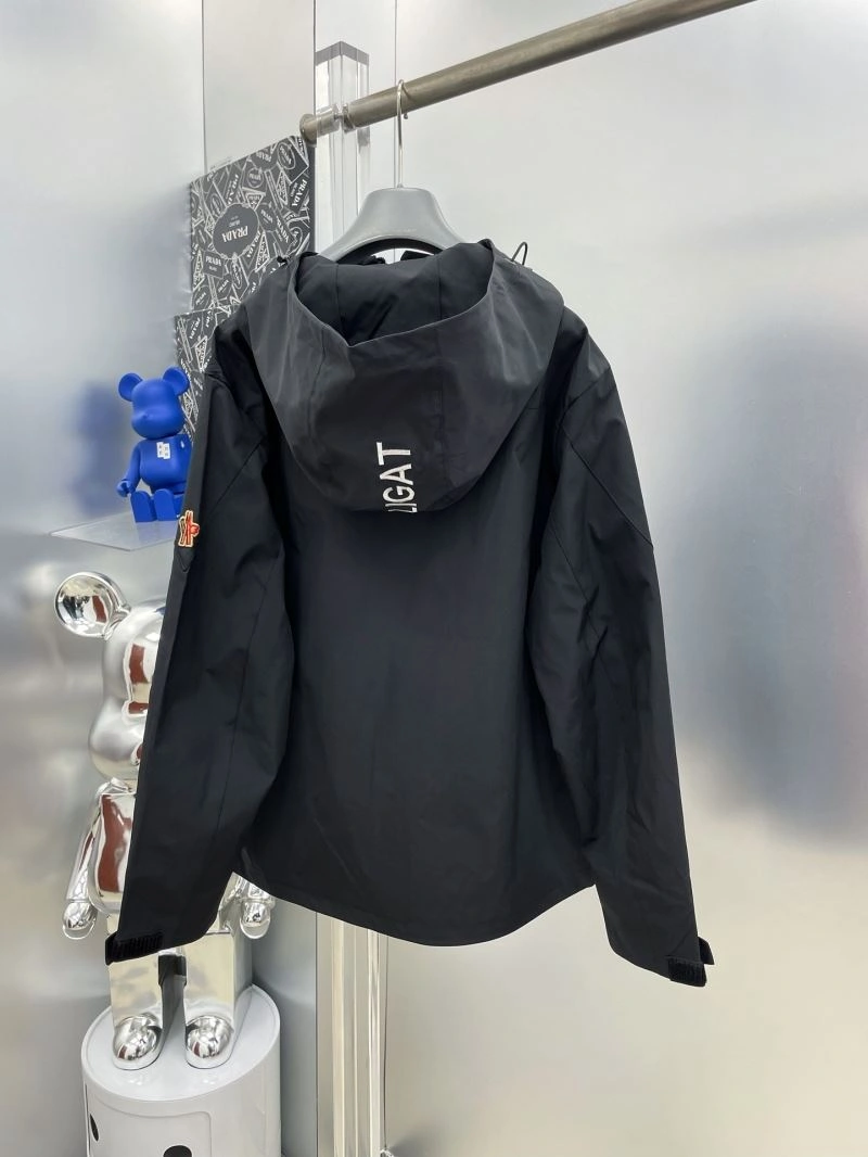 MultiPurpose Moncler Outwear 142402