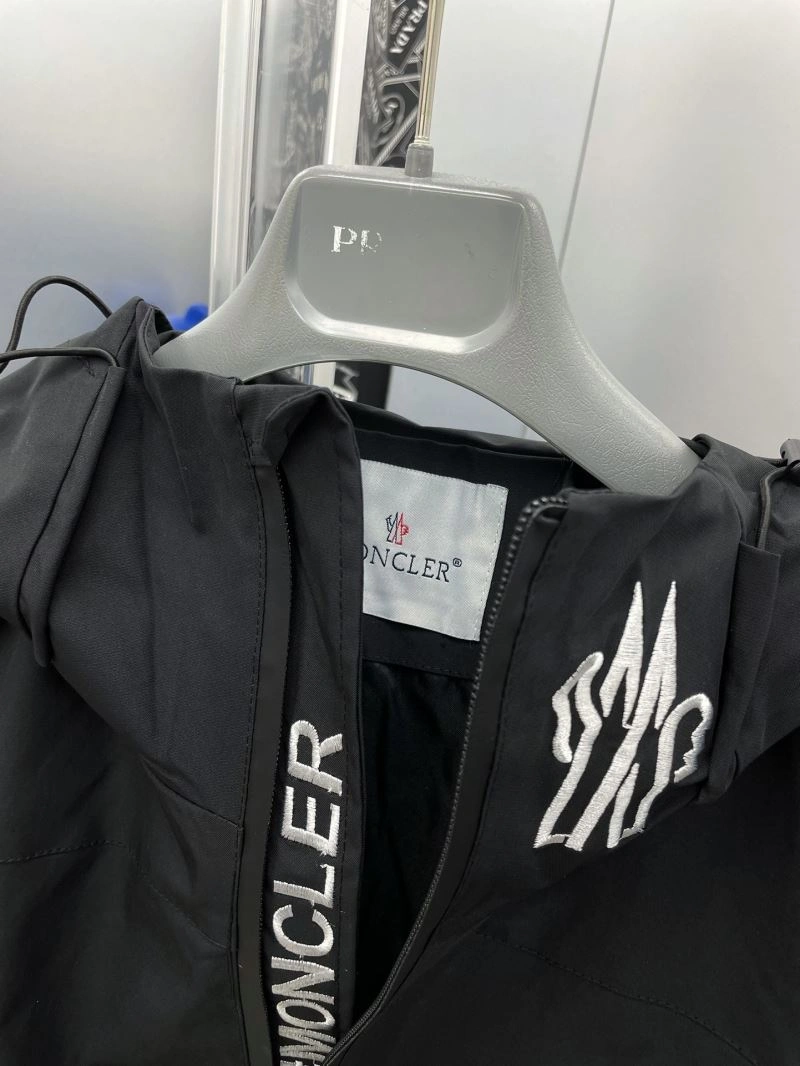MultiPurpose Moncler Outwear 142402