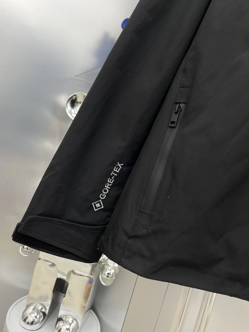 MultiPurpose Moncler Outwear 142402