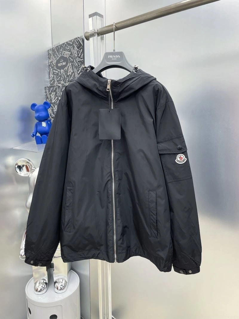 Reliable Moncler Outwear 142405
