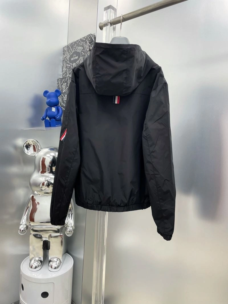 ComfortFit Moncler Outwear 142412