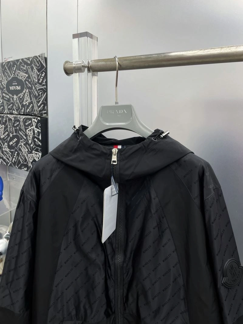 Durable Moncler Outwear 142404