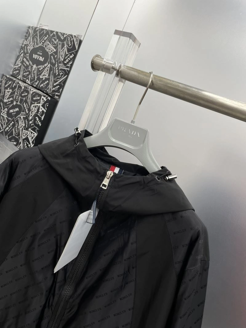 Durable Moncler Outwear 142404