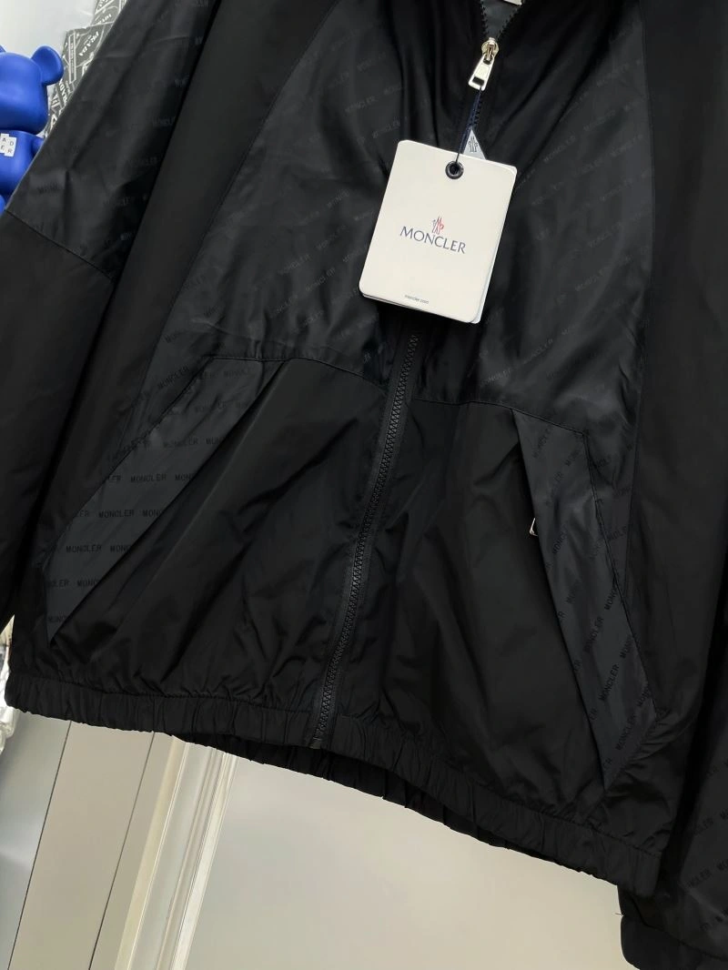Durable Moncler Outwear 142404