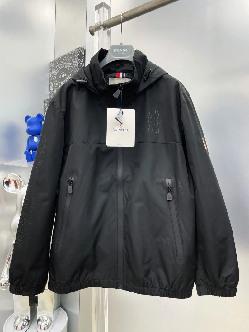 Moncler Outwear Durable 142403