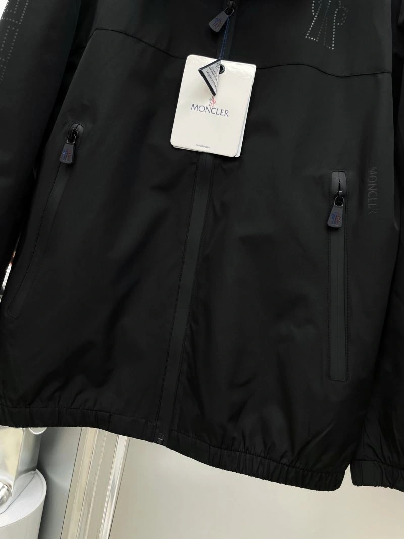 Moncler Outwear Durable 142403