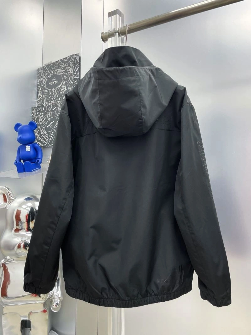 Moncler Outwear Durable 142403
