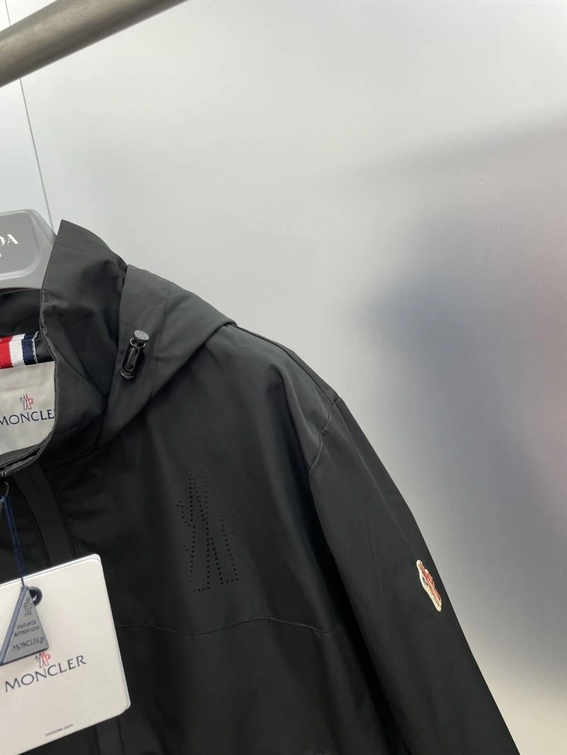 Moncler Outwear Durable 142403