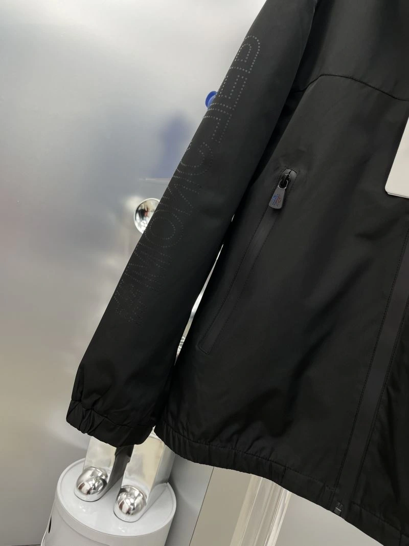 Moncler Outwear Durable 142403