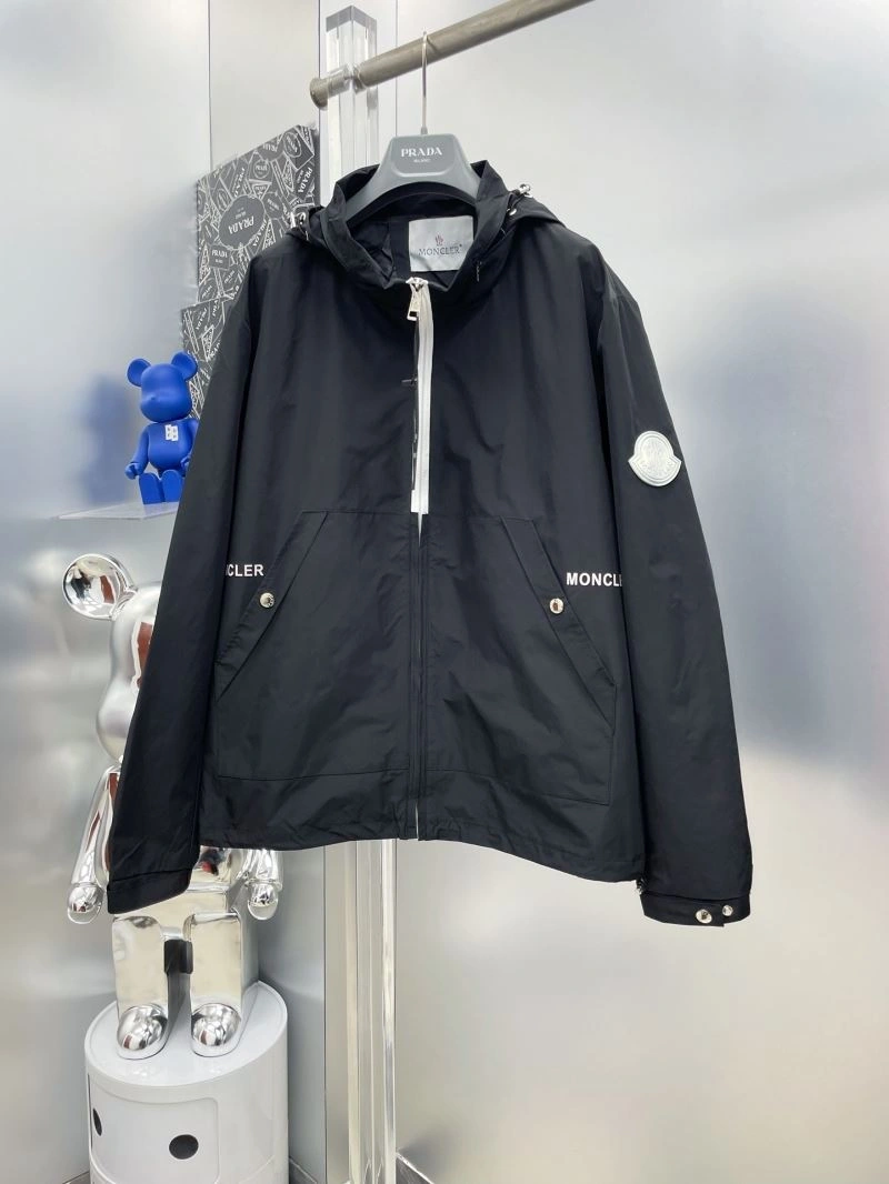 MultiPurpose Moncler Outwear 142396