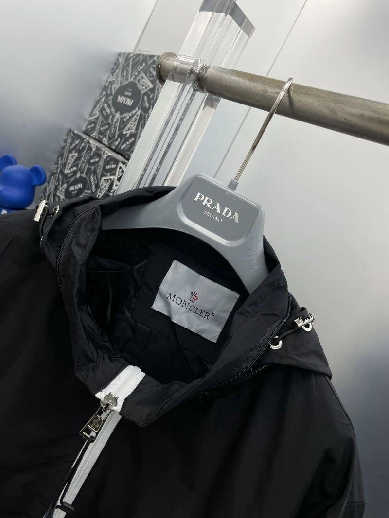 MultiPurpose Moncler Outwear 142396