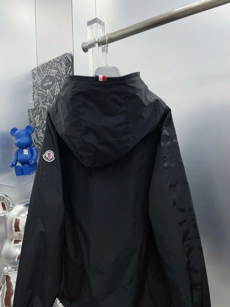 Cozy Moncler Outwear 142416