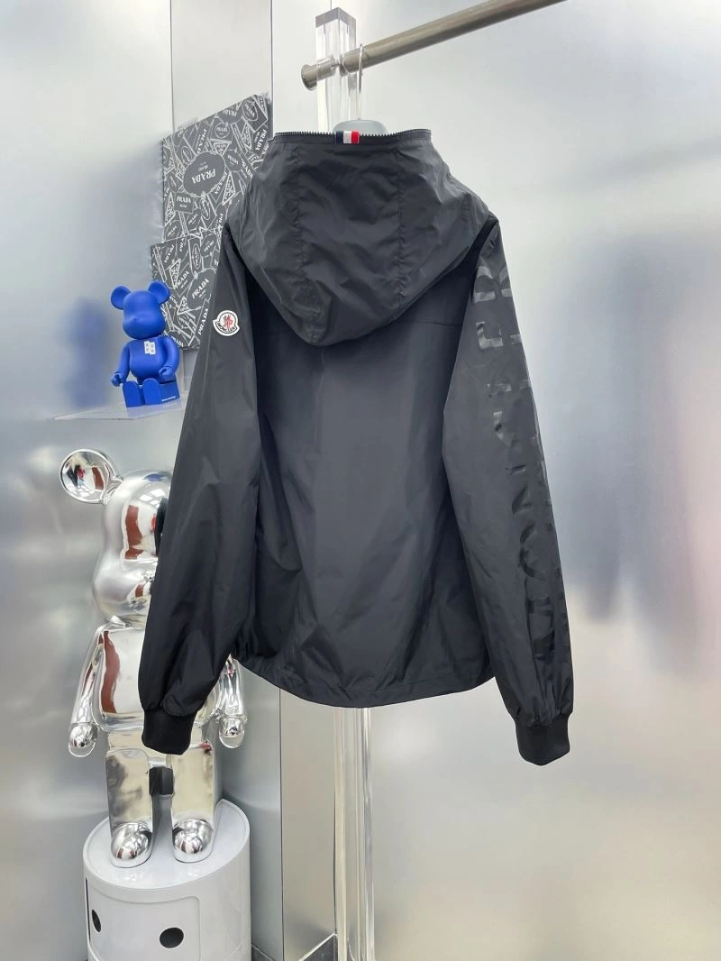 Cozy Moncler Outwear 142416